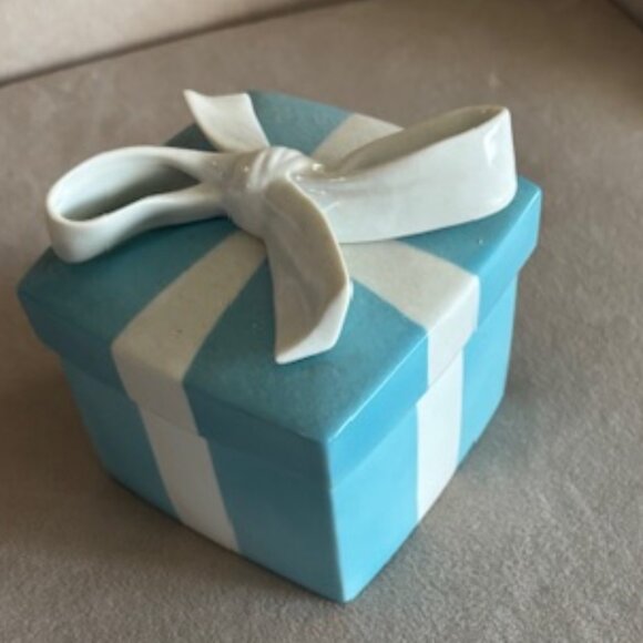 Tiffany Ceramic Blue Box - Picture 6 of 6
